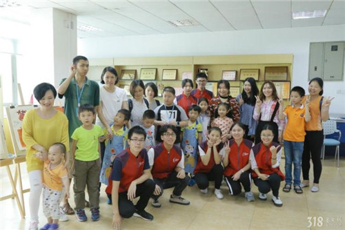 西丽街道星娃助绘班：“妈妈，我把世界画给你看”
